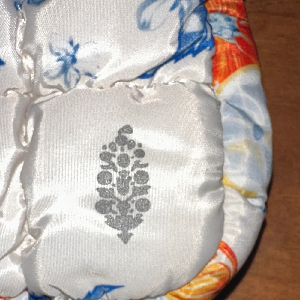 FP Movement Printed Micro Pouch in Ivory with Blue Floral NWT - Picture 4 of 8